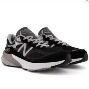 New Balance Women's 990 V6 Black